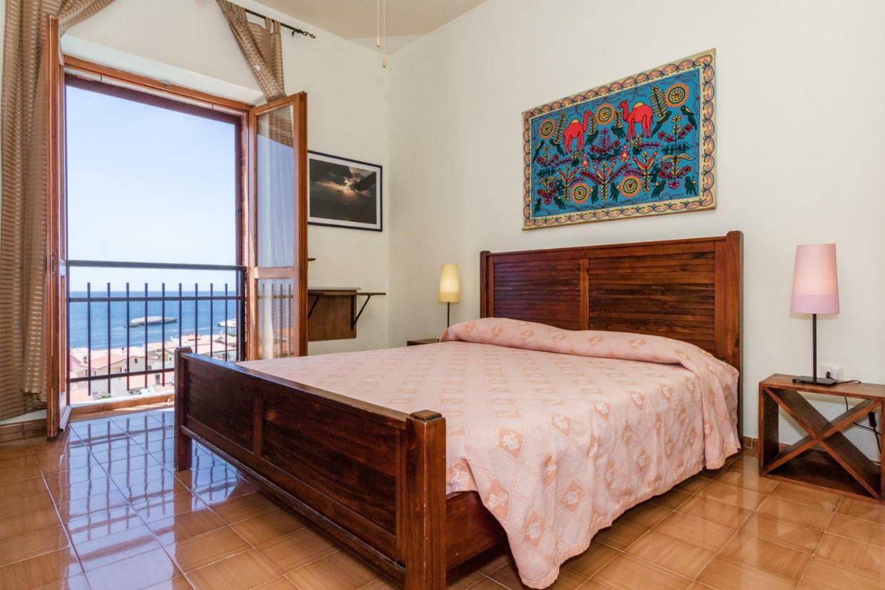 Mare Lughente Bed & Breakfast S'archittu Bagian luar foto