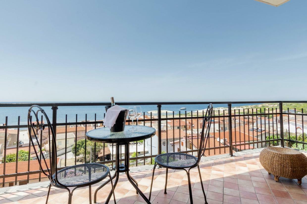 Mare Lughente Bed & Breakfast S'archittu Bagian luar foto