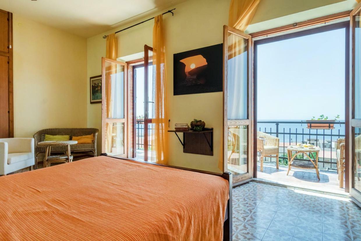 Mare Lughente Bed & Breakfast S'archittu Bagian luar foto