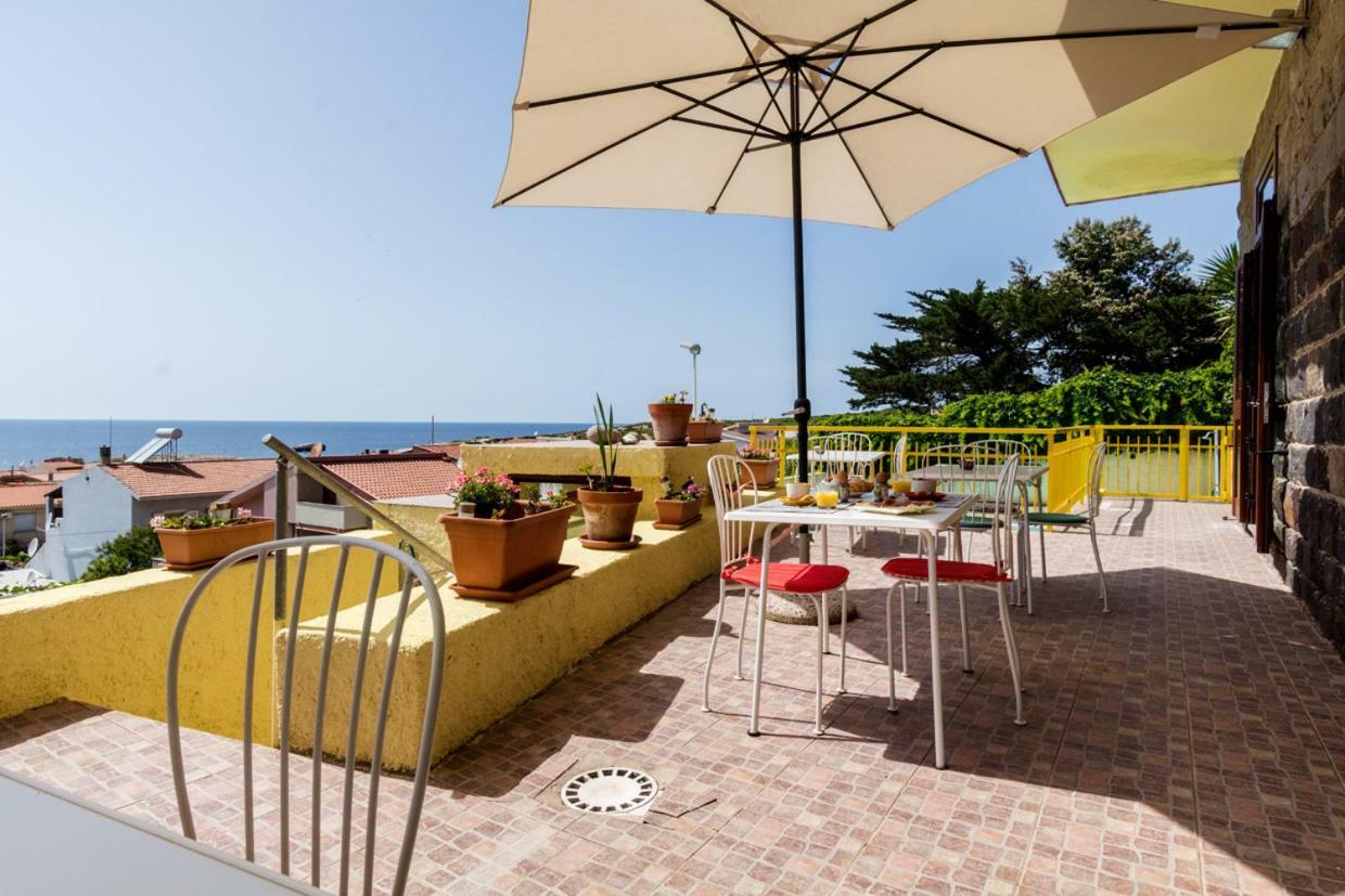 Mare Lughente Bed & Breakfast S'archittu Bagian luar foto
