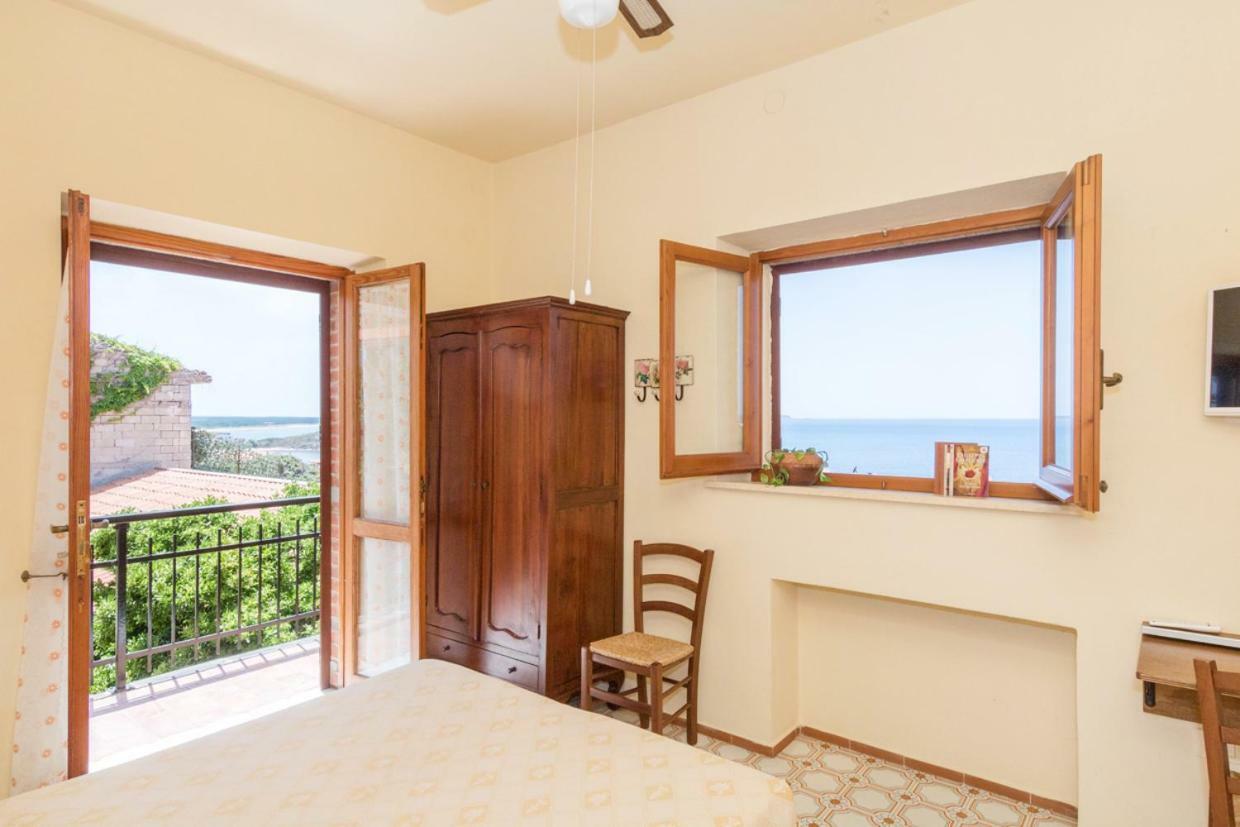 Mare Lughente Bed & Breakfast S'archittu Bagian luar foto