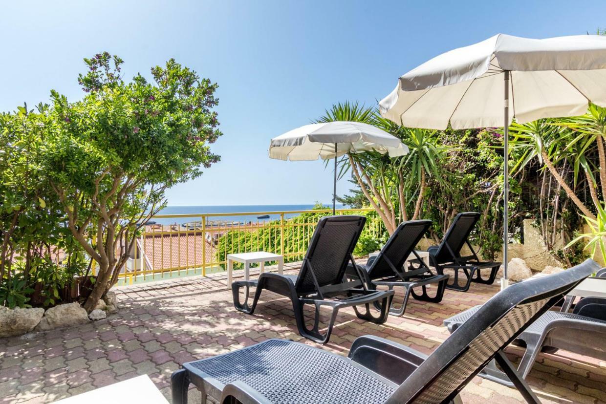 Mare Lughente Bed & Breakfast S'archittu Bagian luar foto