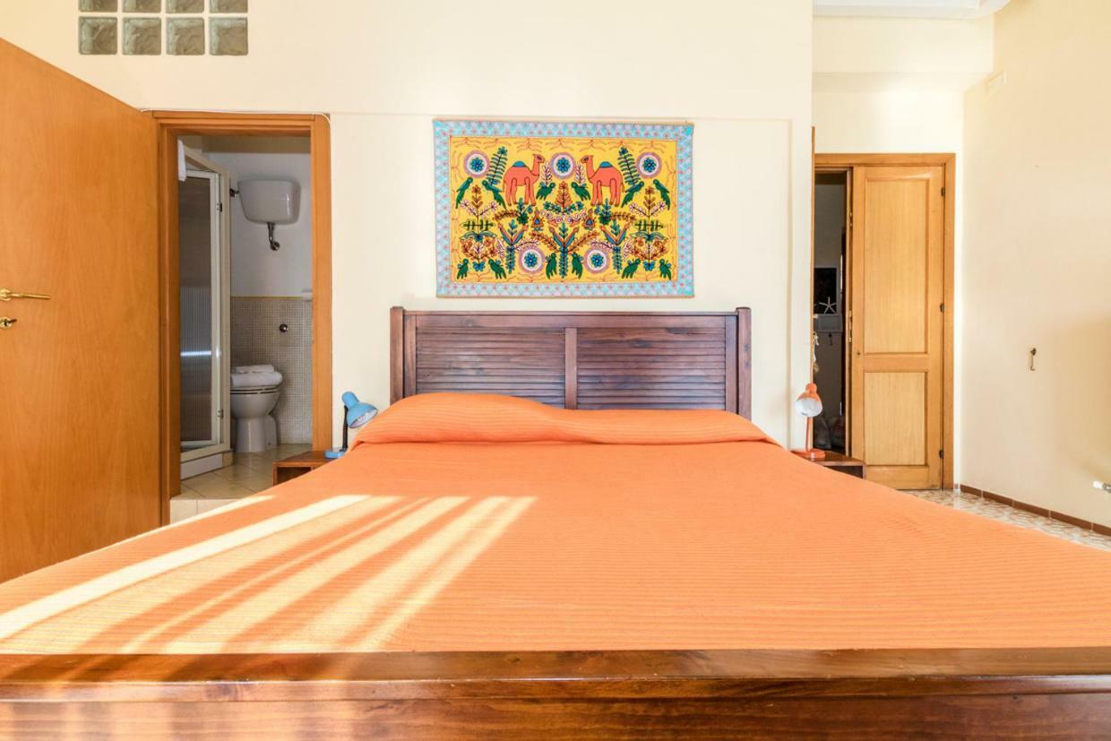 Mare Lughente Bed & Breakfast S'archittu Bagian luar foto