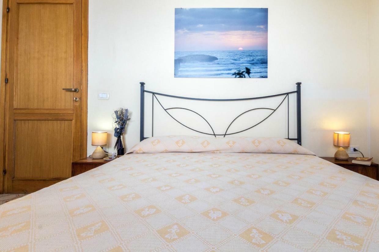 Mare Lughente Bed & Breakfast S'archittu Bagian luar foto