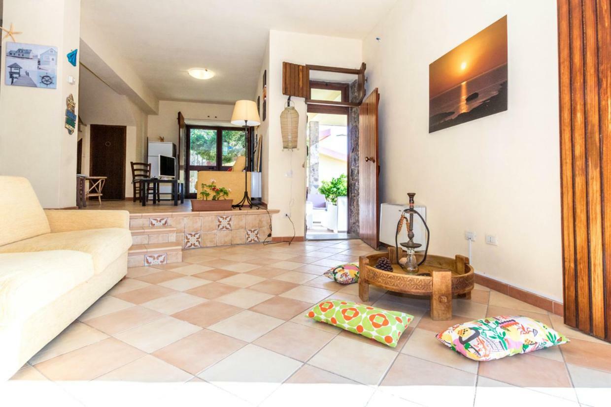 Mare Lughente Bed & Breakfast S'archittu Bagian luar foto