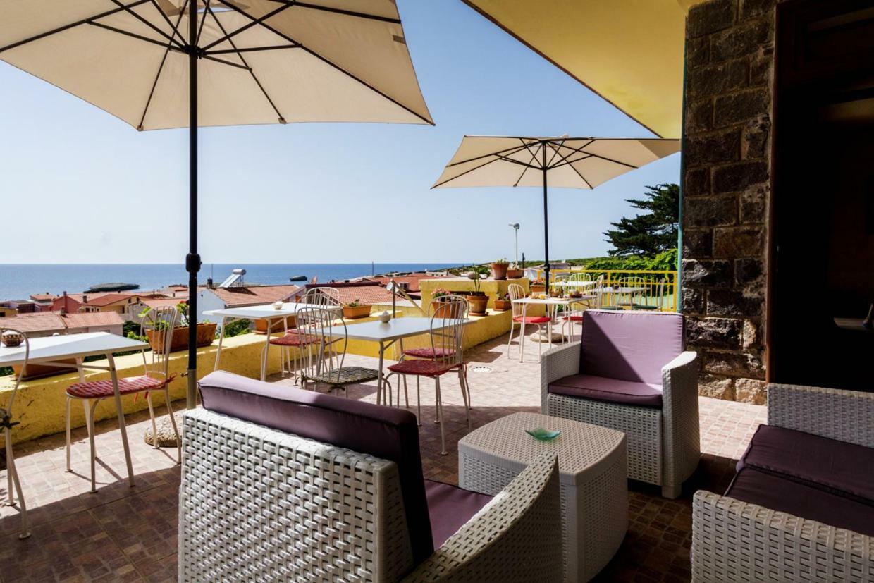 Mare Lughente Bed & Breakfast S'archittu Bagian luar foto