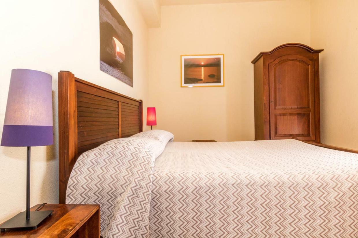 Mare Lughente Bed & Breakfast S'archittu Bagian luar foto